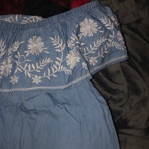 Off the shoulder floral shirt. Size S